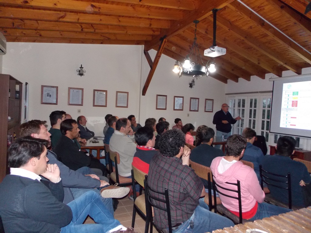 Foto para: <div><b>SE REALIZÓ EL SEMINARIO VITIVINÍCOLA: ELABORACIÓN DE MOSTO DE UVA SIN ANHÍDRIDO SULFUROSO. &nbsp;</b></div><div><br></div>