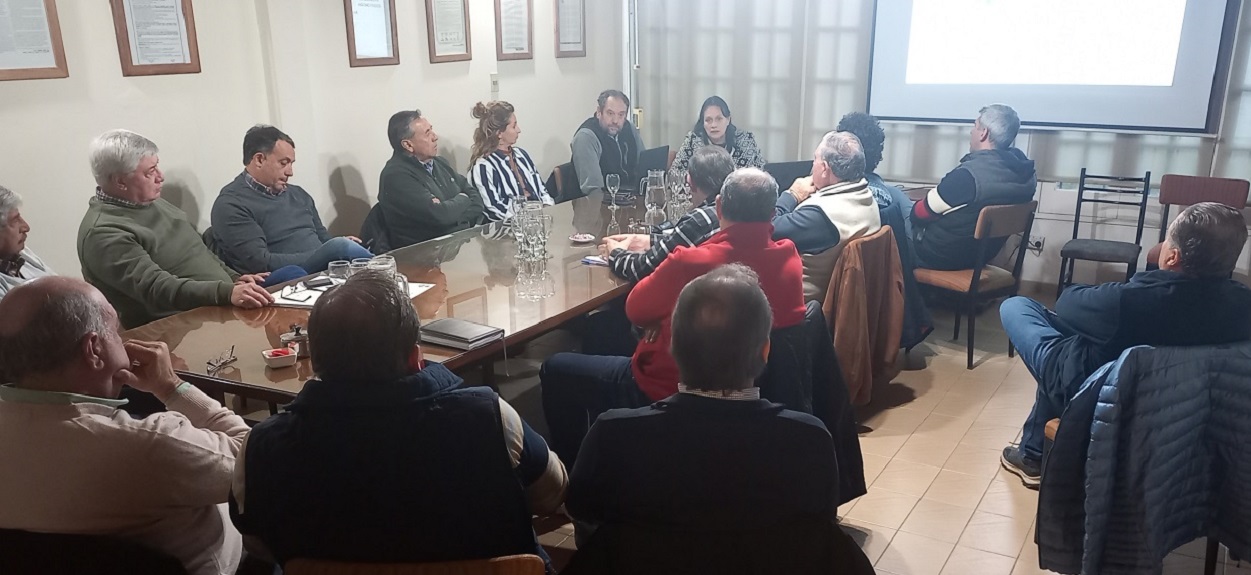 Foto para: Visita del Superintendente del Departamento Gral. de Irrigación