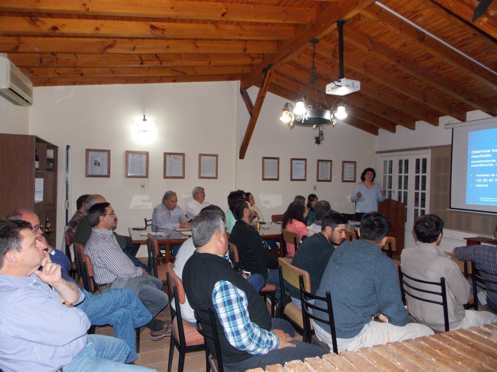 Foto para: <div><b>PRODUCTORES DE VID ASISTIERON AL SEMINARIO AVANCES DE INVESTIGACIONES SOBRE LOBESIA BOTRANA</b><br></div>